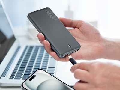 Power Bank Nero Ricarica Veloce - Design Compatto per Dispositivi Sempre Carichi - MOKO
